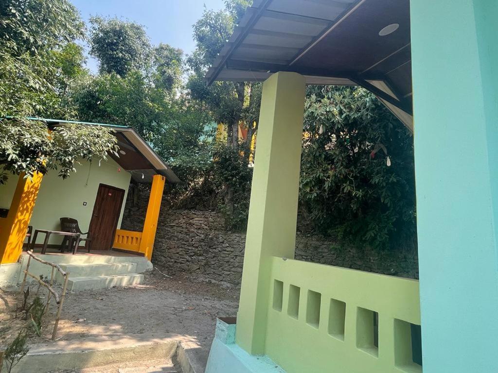 Drona Hills Resorts Kanatal Extérieur photo