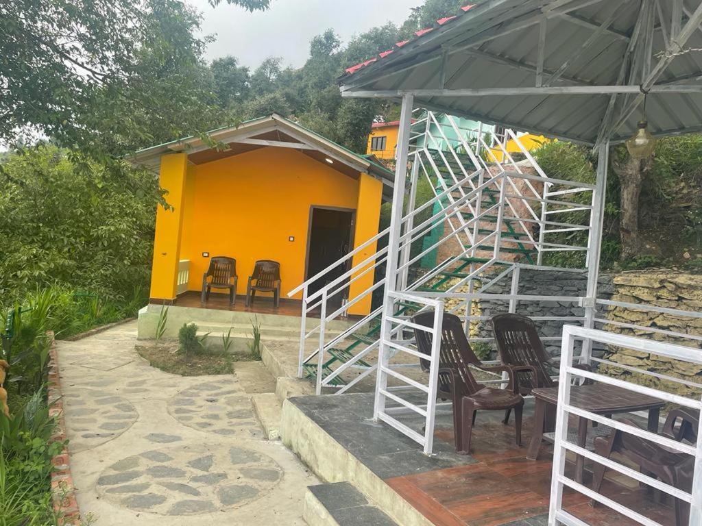 Drona Hills Resorts Kanatal Extérieur photo
