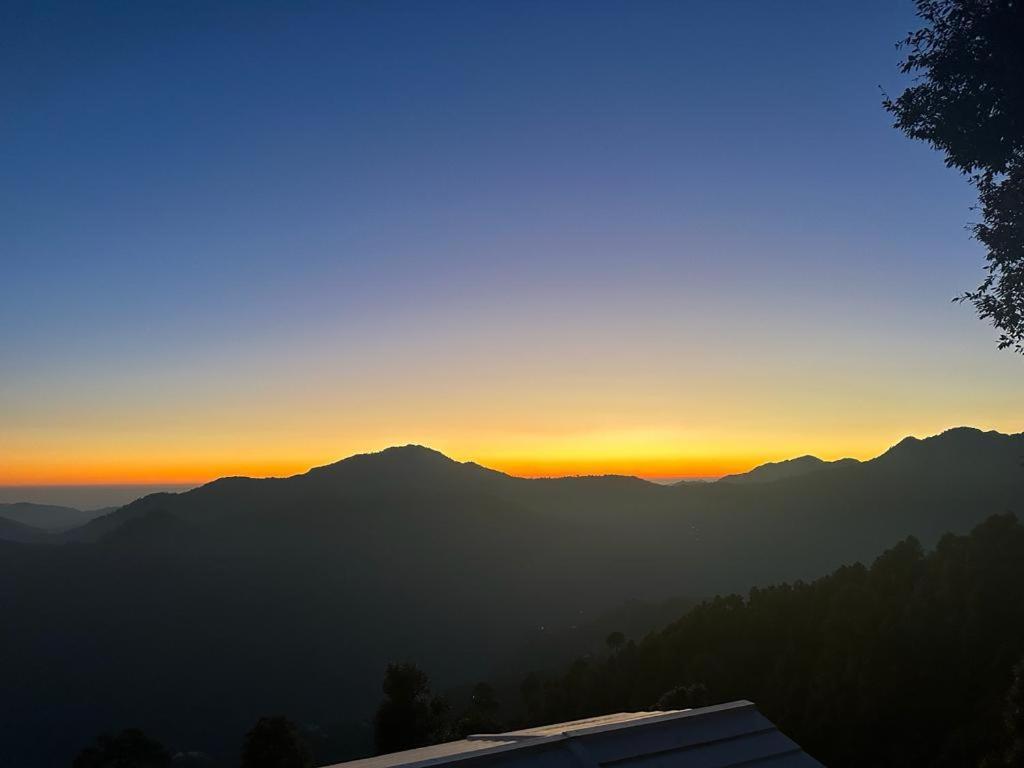 Drona Hills Resorts Kanatal Extérieur photo