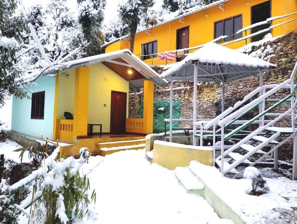 Drona Hills Resorts Kanatal Extérieur photo