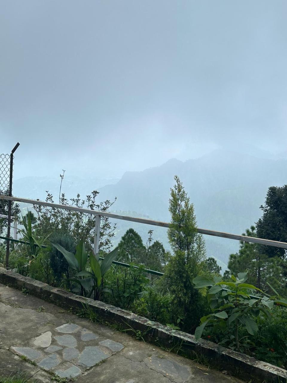 Drona Hills Resorts Kanatal Extérieur photo