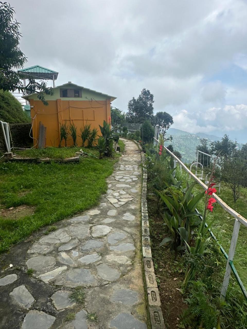 Drona Hills Resorts Kanatal Extérieur photo