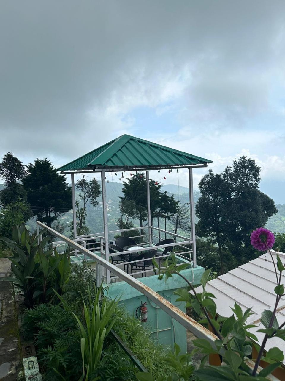Drona Hills Resorts Kanatal Extérieur photo